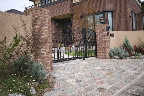 春日井市輸入住宅外構施工例