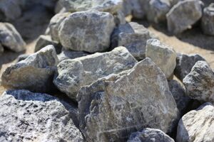 砕石グリ石のお届け